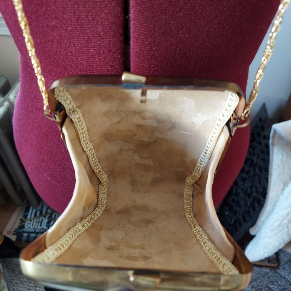 Miriam Marshall - Picture 8 of 14